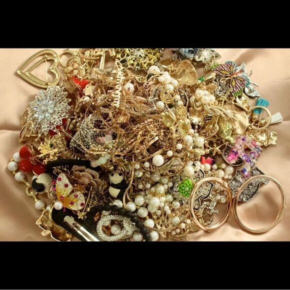 💎 2 LB unsearched untested fashion BULK jewelry lot~gold silver wear junk craft - Picture 2 of 5